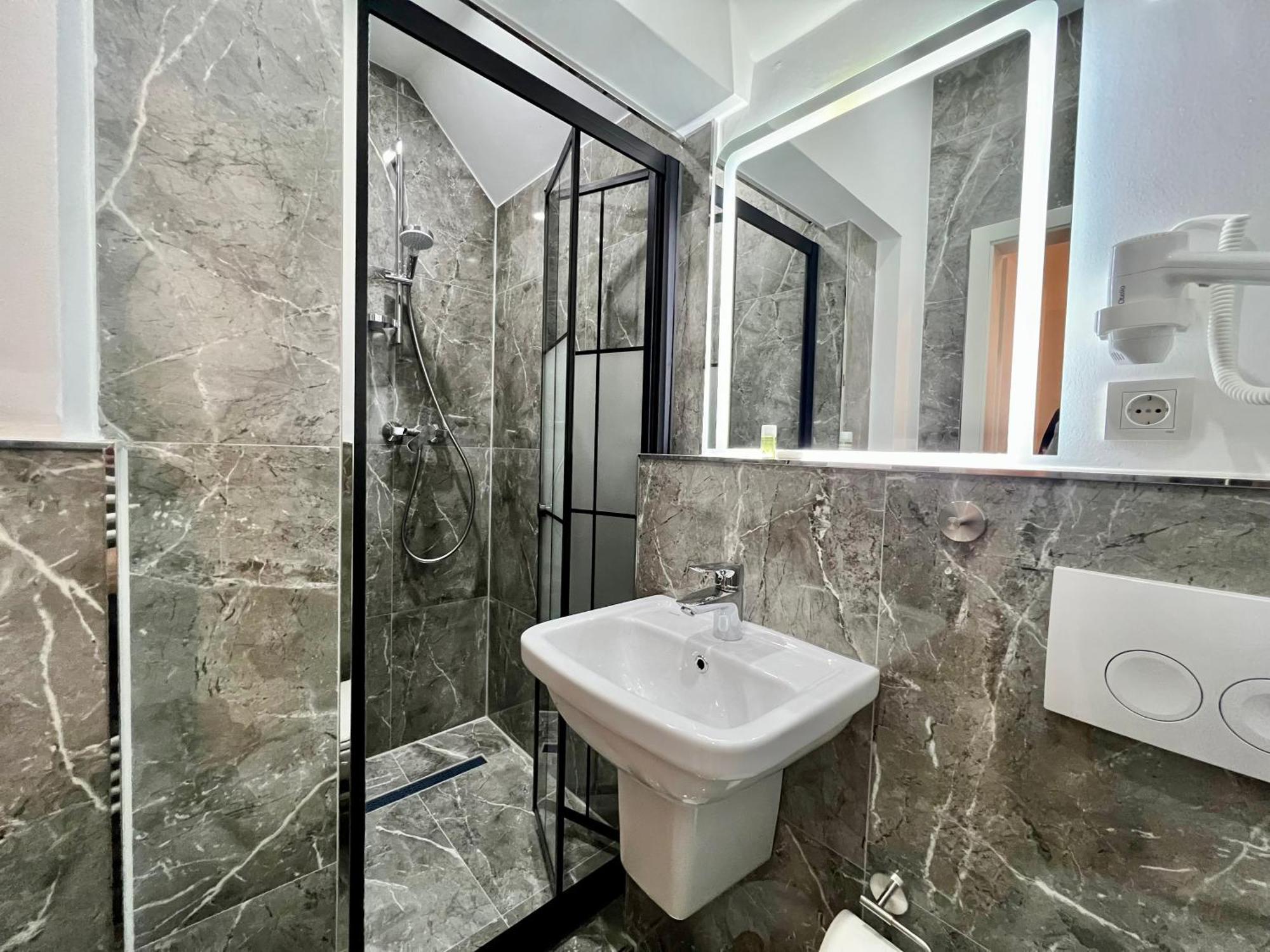 Durmaz Hotel Ганновер Экстерьер фото