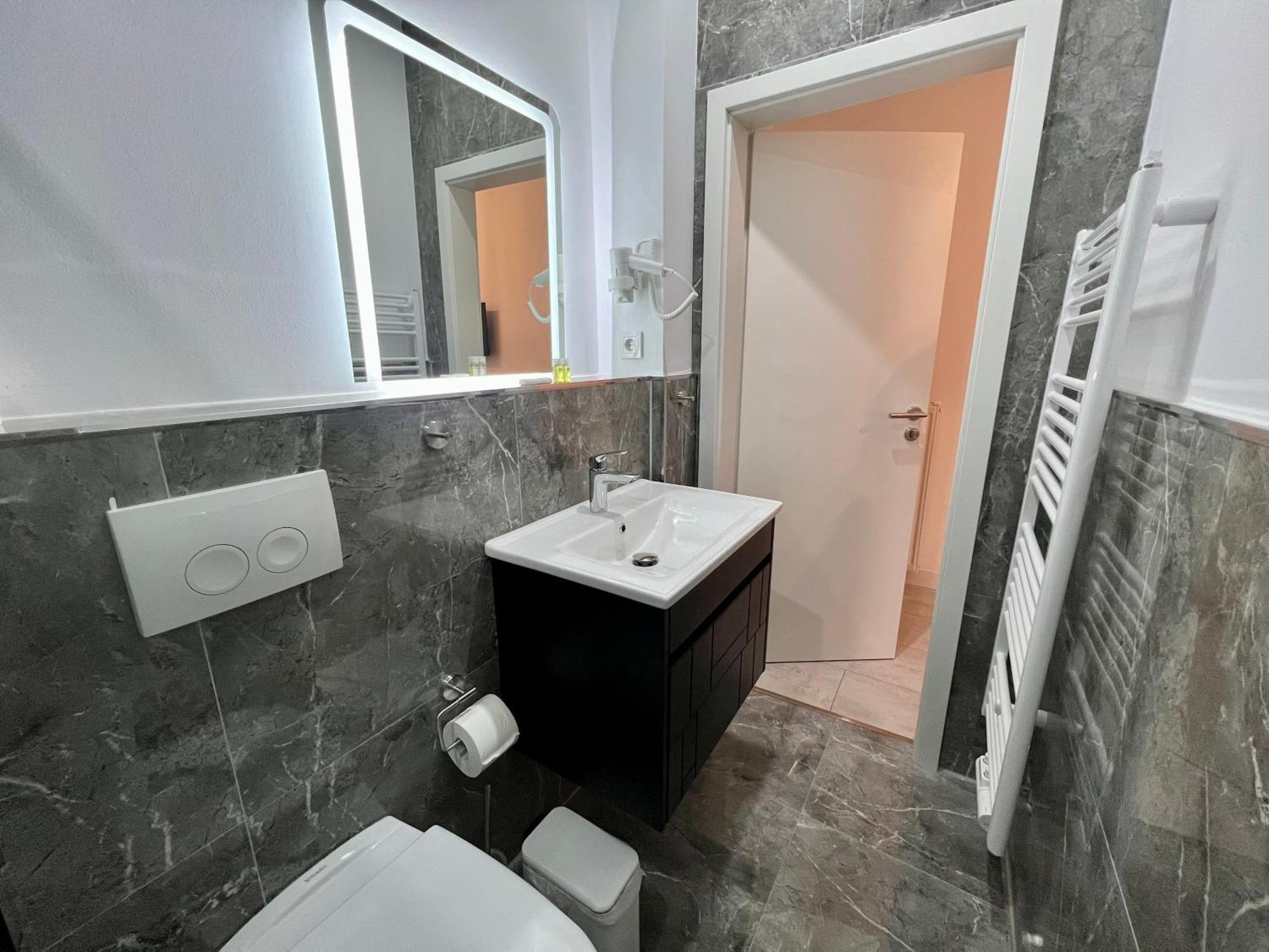 Durmaz Hotel Ганновер Экстерьер фото